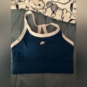 Nike sports bra size M